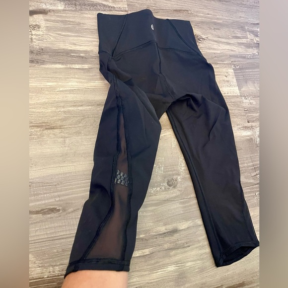 Lululemon Athletica Black Cropped Mesh Panel Leggings - Picture 4 of 5